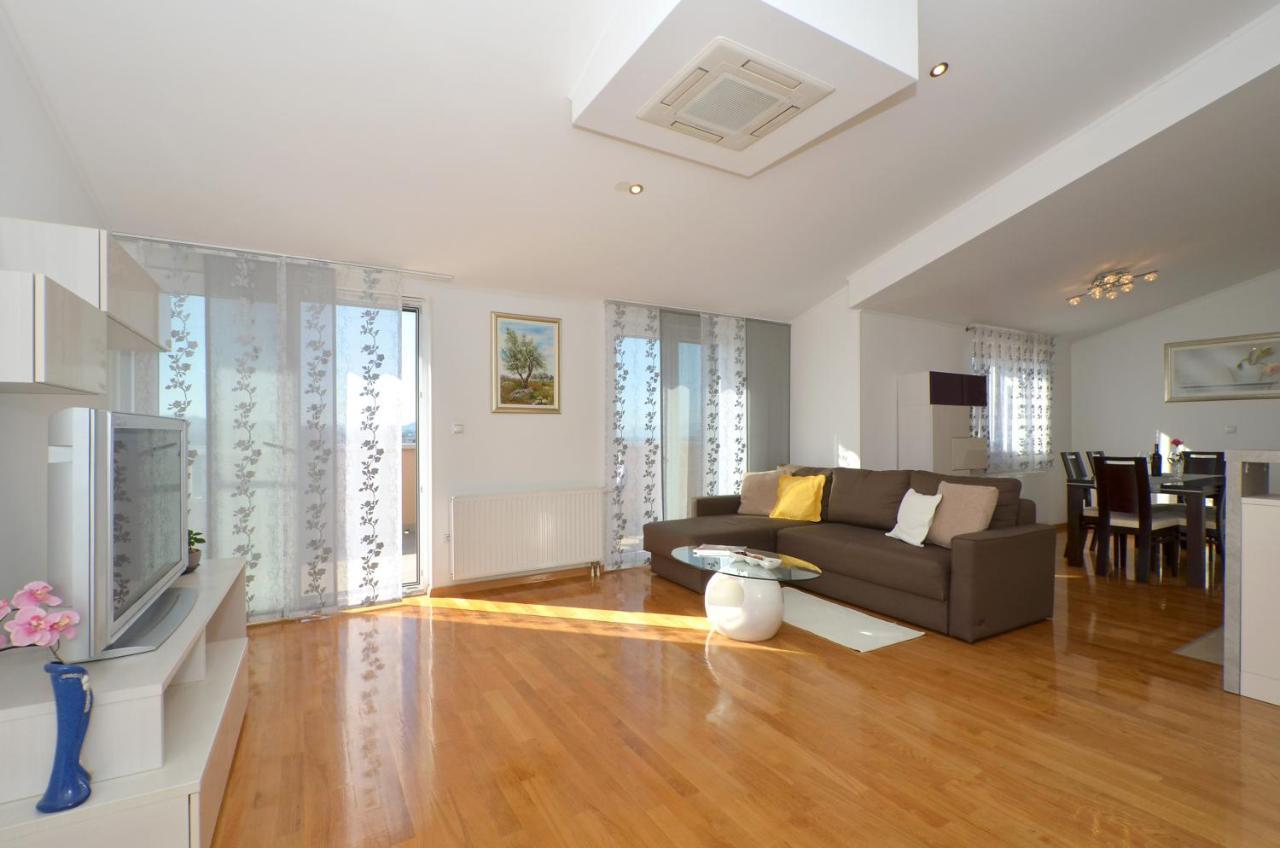 Apartmani Adela ソリン エクステリア 写真