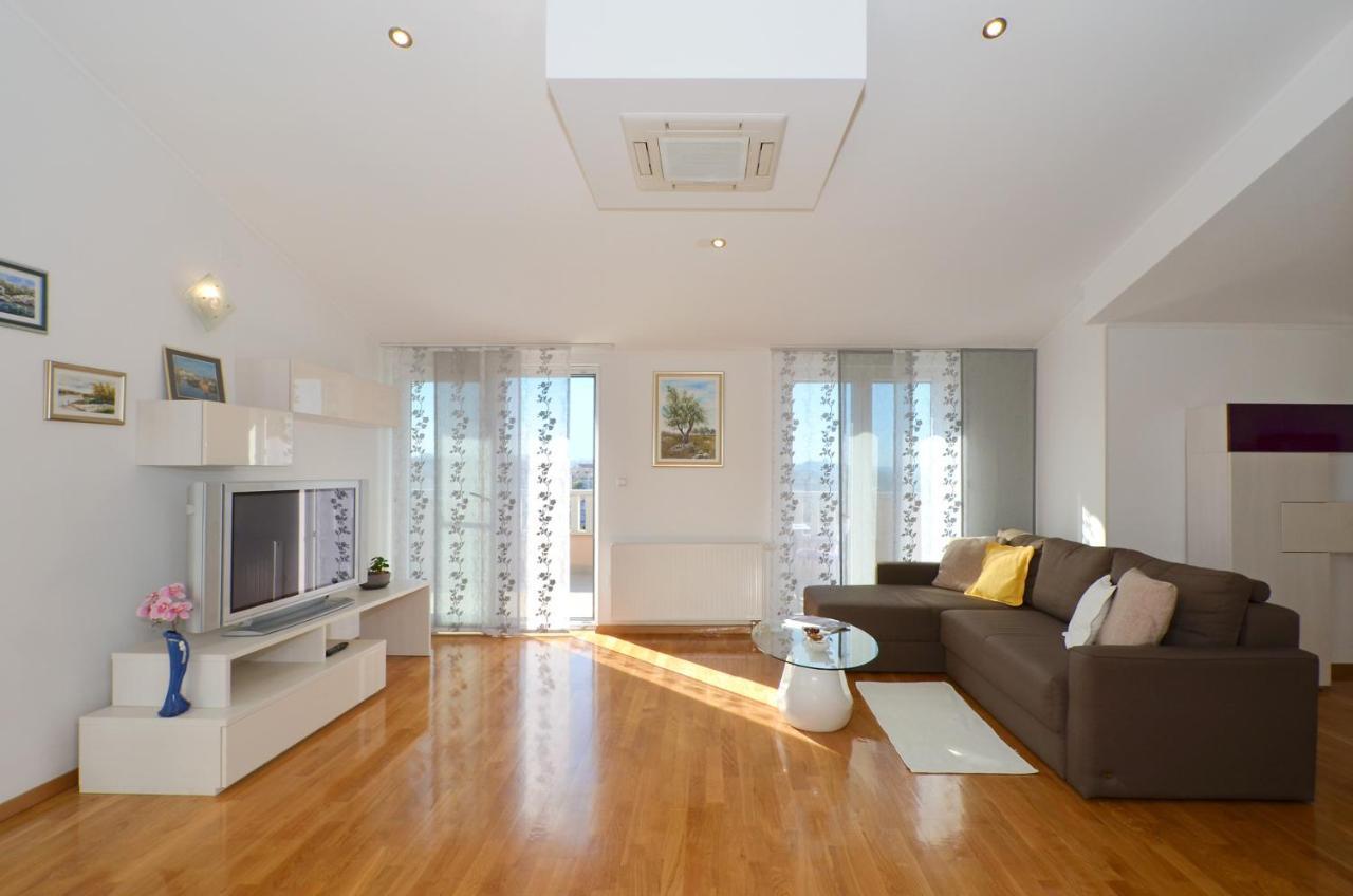 Apartmani Adela ソリン エクステリア 写真