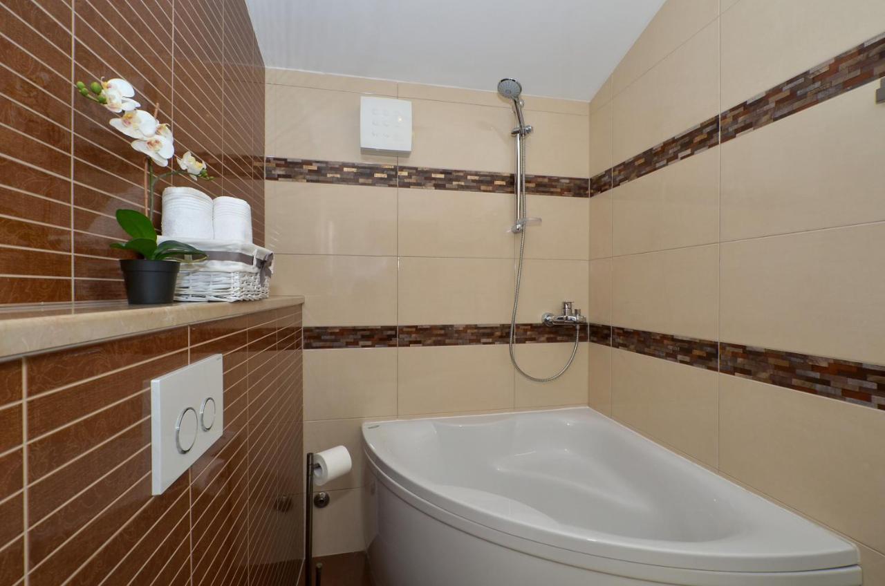 Apartmani Adela ソリン エクステリア 写真