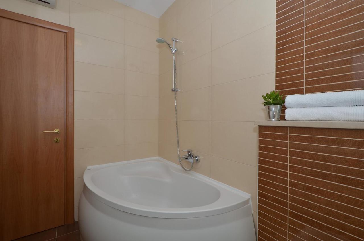Apartmani Adela ソリン エクステリア 写真