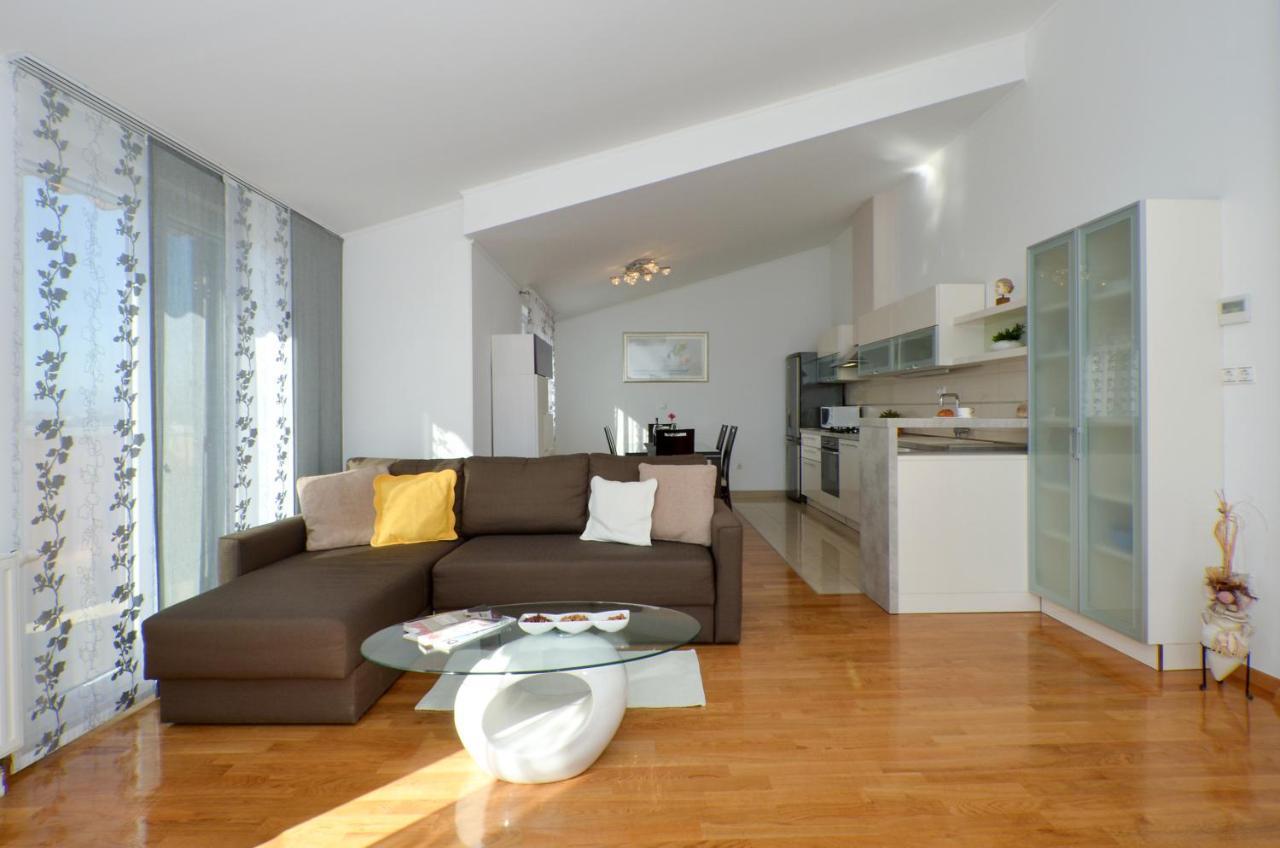 Apartmani Adela ソリン エクステリア 写真